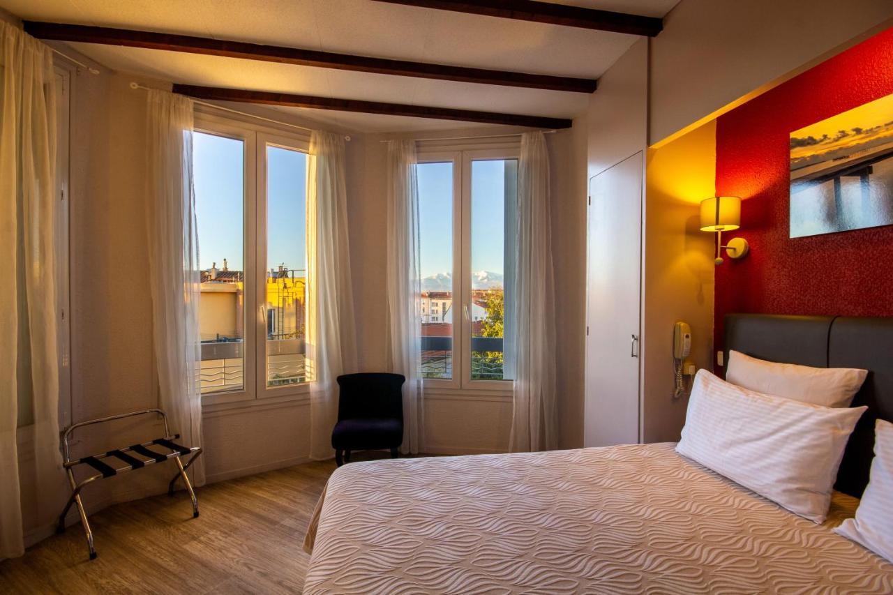 Aragon Hotel